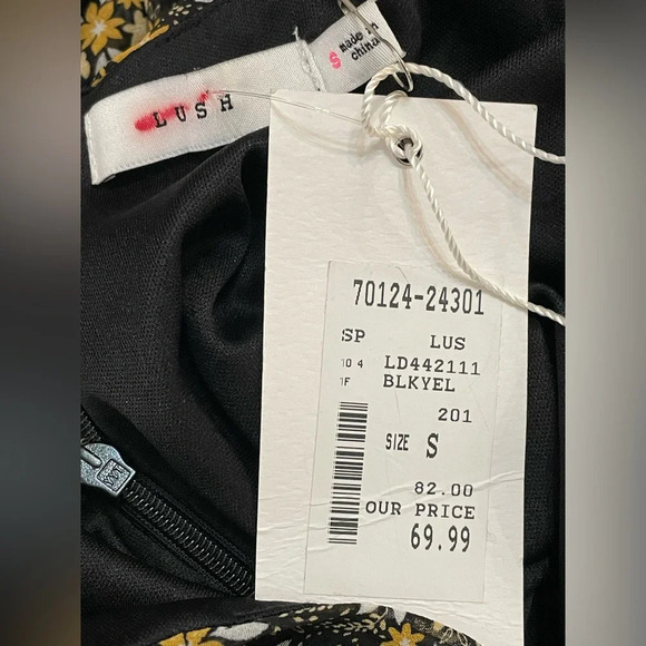 Lush‎ Black Ruched Sheath Mini Dress Size Small Yellow
Sweetheart Ruffle NEW - Picture 13 of 16